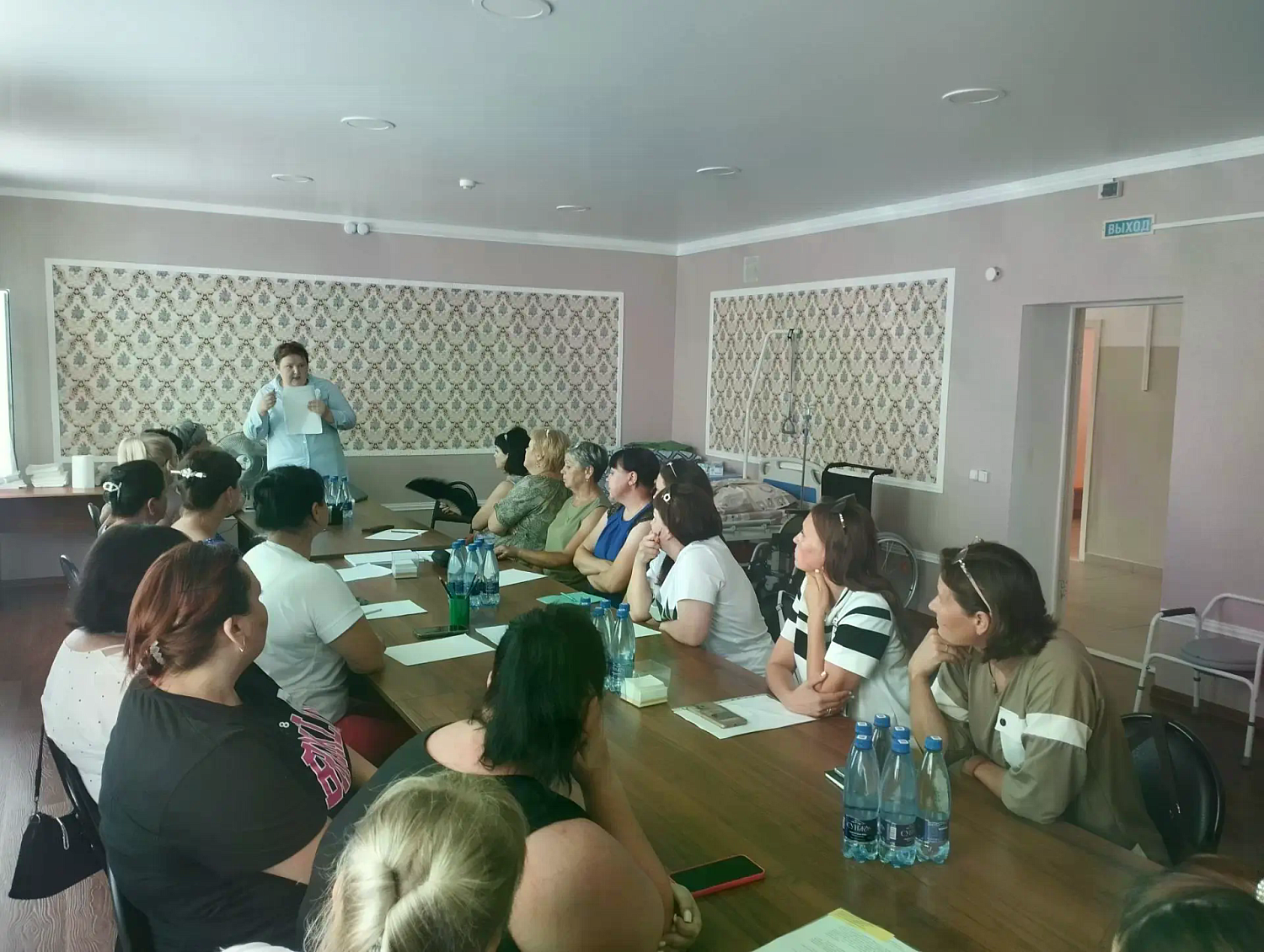 СПЕЦИАЛИСТЫ ОРГАНИЗАЦИЙ СОЦИАЛЬНОГО ОБСЛУЖИВАНИЯ ПРИНЯЛИ УЧАСТИЕ В СЕМИНАРЕ-ПРАКТИКУМЕ, ПОСВЯЩЕННОМ УХОДУ ЗА МАЛОМОБИЛЬНЫМИ ГРАЖДАНАМИ И ПРОФИЛАКТИКЕ ПРОЛЕЖНЕЙ